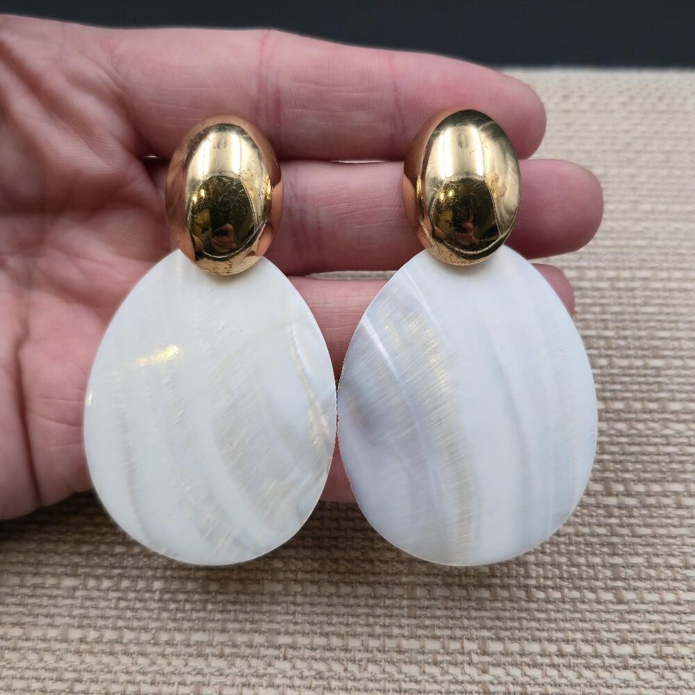 Gold Plated Large Oval White Shell Earrings B958 - Picture 1 of 5